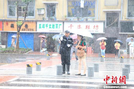湖北宜昌四县区遭受暴雨洪涝灾害1.6万人受灾（图）