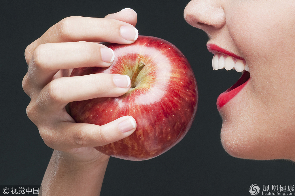 晚上吃苹果胜似吃砒霜? 听听营养专家给出的回答!