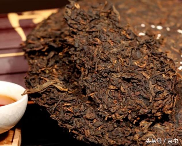 普洱茶的保存方法和保质期（家庭保存普洱茶的方法）